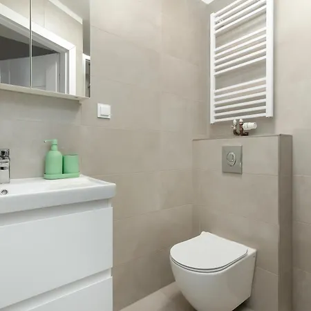 Jagiellonska Guest Spots By Bookinghost Appartement